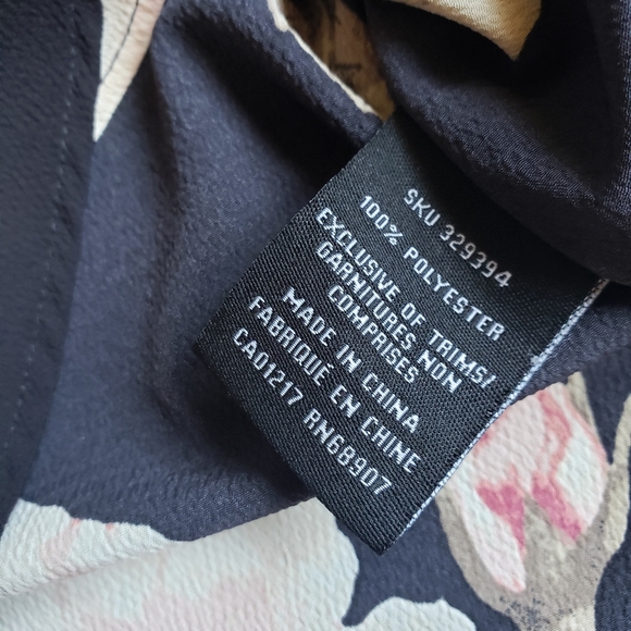 LE CHATEAU | Floral Ruffle Sleeveless Blouse - Picture 6 of 7